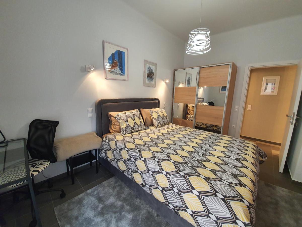 Lukas-2 B/R Luxurious Flat With Veranda Apartment เอเธนส์ ภายนอก รูปภาพ