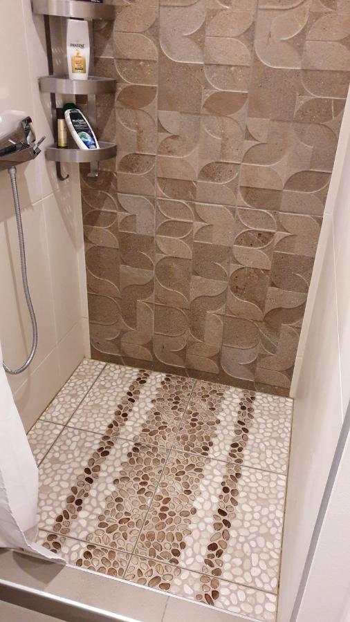 Lukas-2 B/R Luxurious Flat With Veranda Apartment เอเธนส์ ภายนอก รูปภาพ