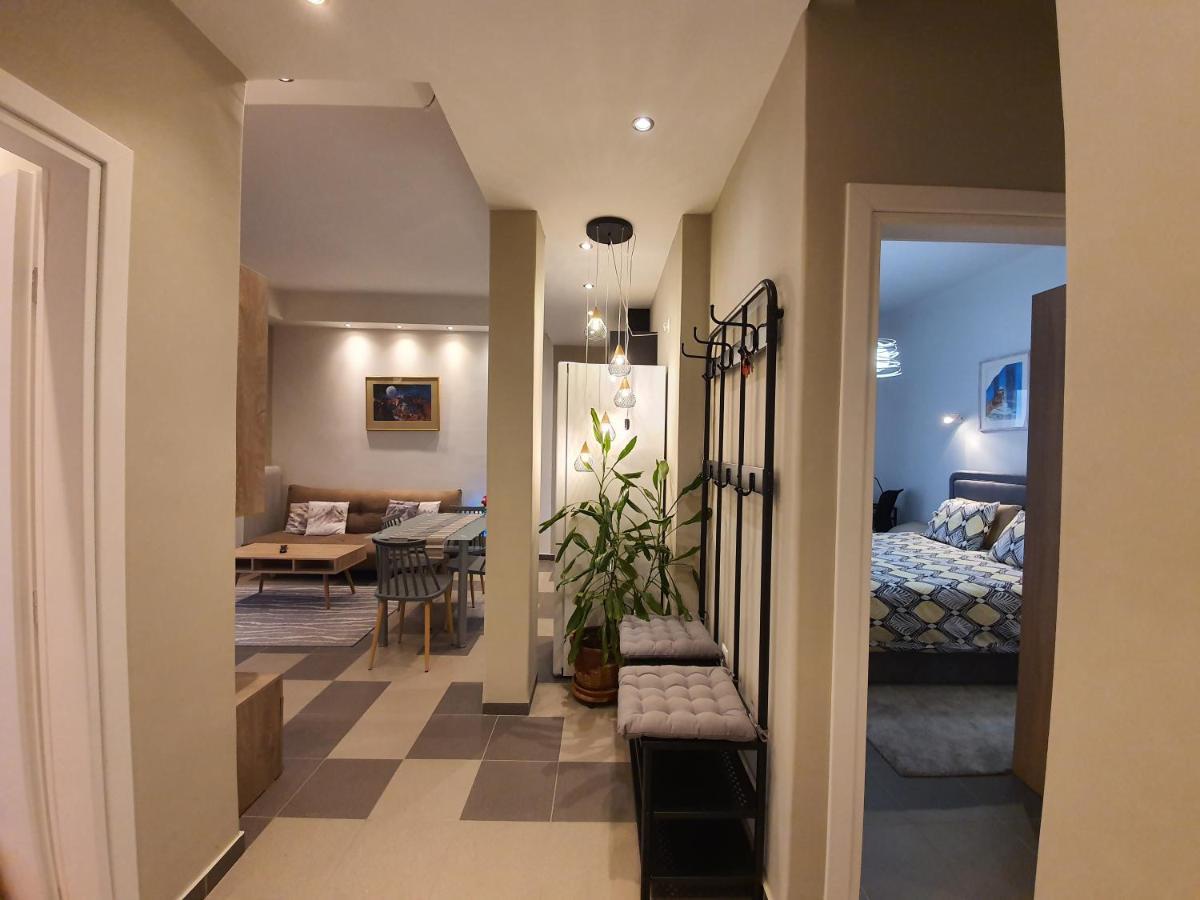 Lukas-2 B/R Luxurious Flat With Veranda Apartment เอเธนส์ ภายนอก รูปภาพ