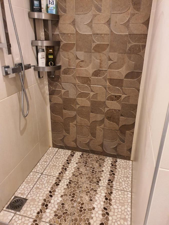 Lukas-2 B/R Luxurious Flat With Veranda Apartment เอเธนส์ ภายนอก รูปภาพ
