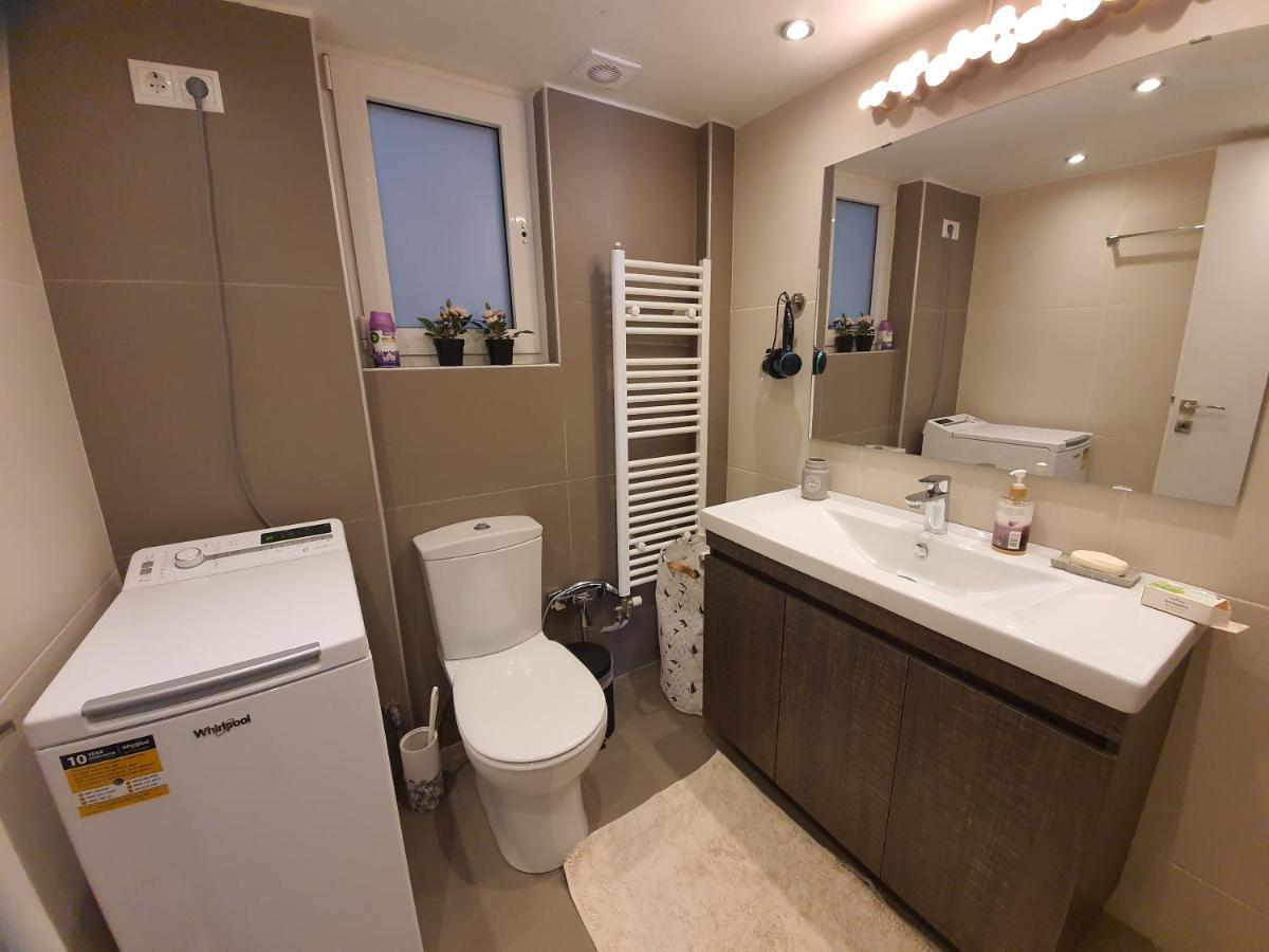 Lukas-2 B/R Luxurious Flat With Veranda Apartment เอเธนส์ ภายนอก รูปภาพ