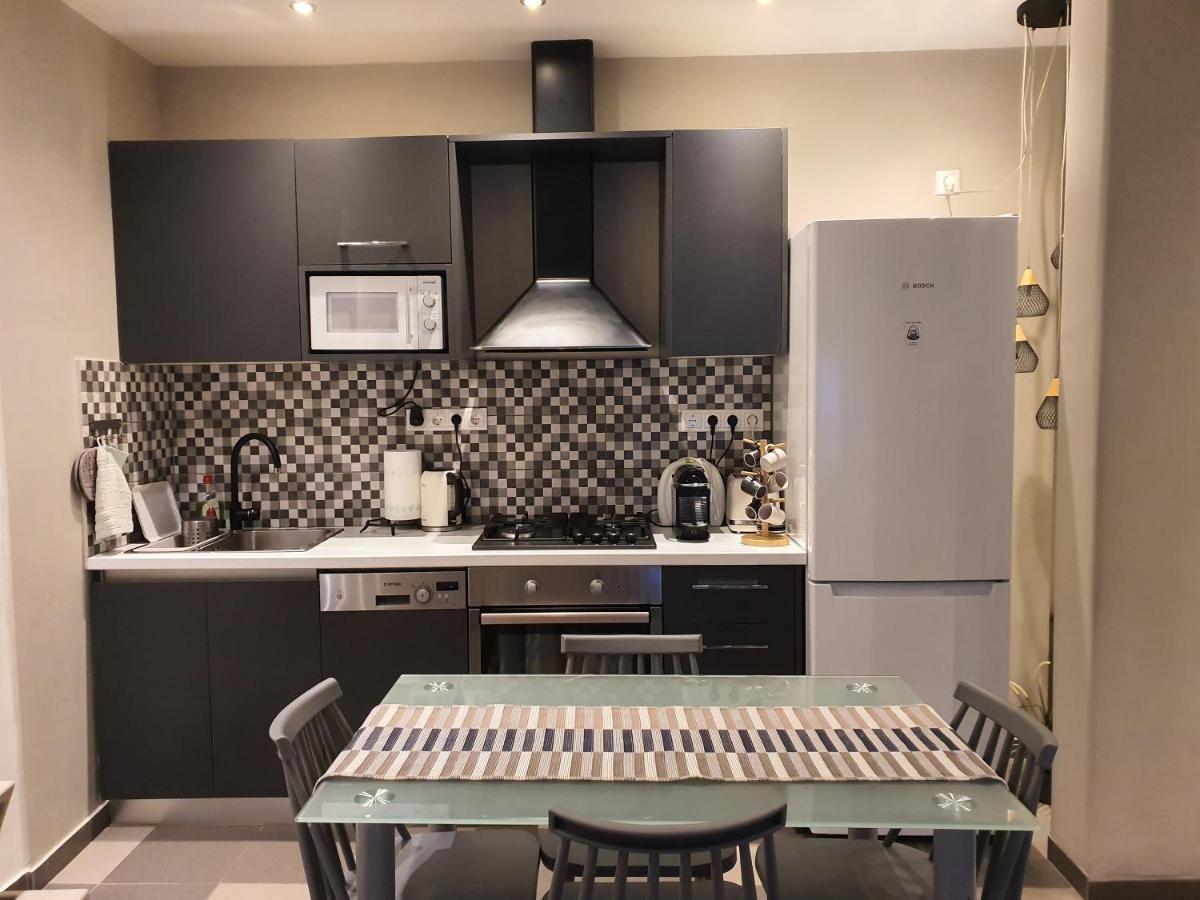 Lukas-2 B/R Luxurious Flat With Veranda Apartment เอเธนส์ ภายนอก รูปภาพ
